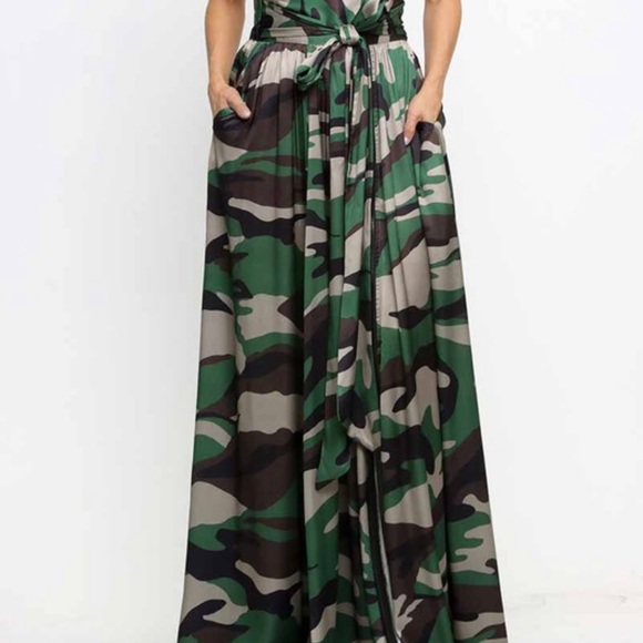 TOV Holy Dresses & Skirts - TOV Camo Maxi Skirt/with Pockets NWOT-size 38